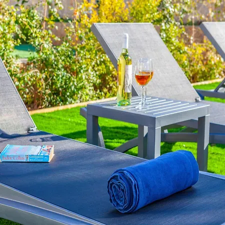 Villa In Algarve With Private Pool Near Beaches *