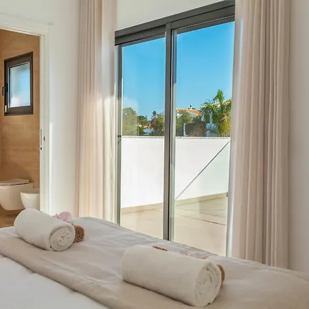 Villa In Algarve With Private Pool Near Beaches Villa